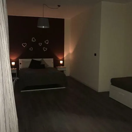 Bed & Breakfast Raya 28