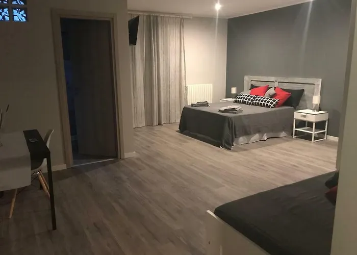 Raya 28 Bed & Breakfast 3*