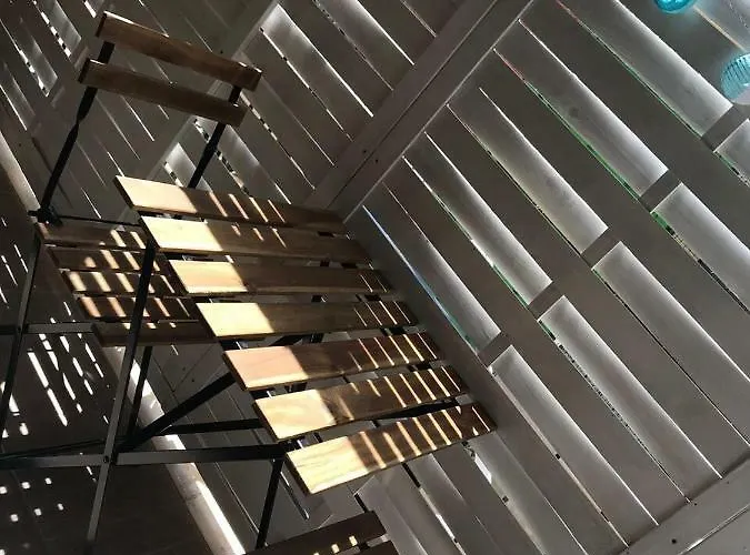 Raya 28 Bed & Breakfast 3*